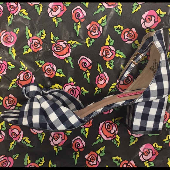 Betsey Johnson Ivee sandal block heel NEW WITH BOX - Picture 3 of 5